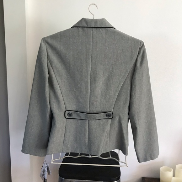 New blazer by Perceptions. Size 14 - Picture 4 of 8